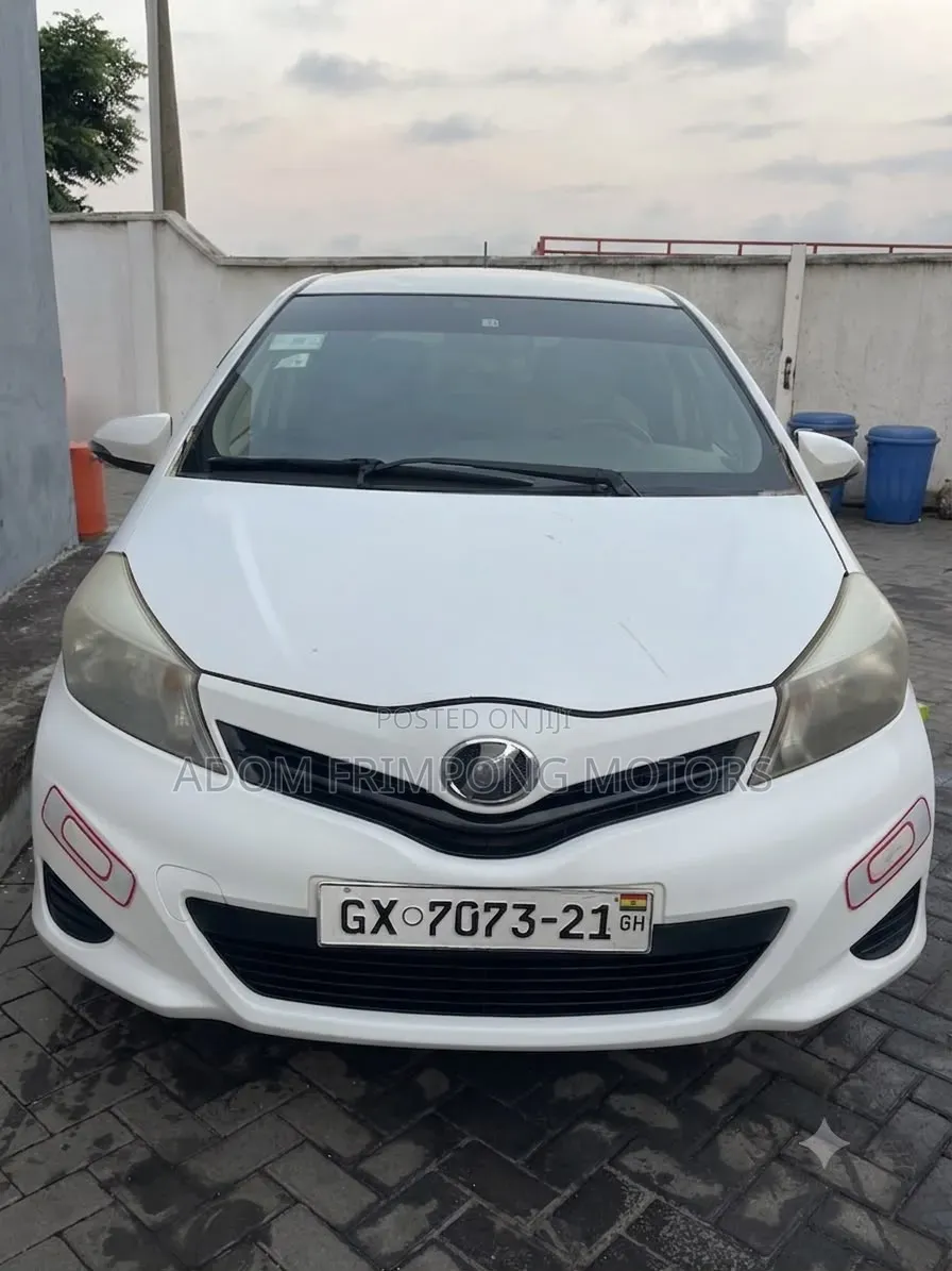 Toyota Vitz 2012 White