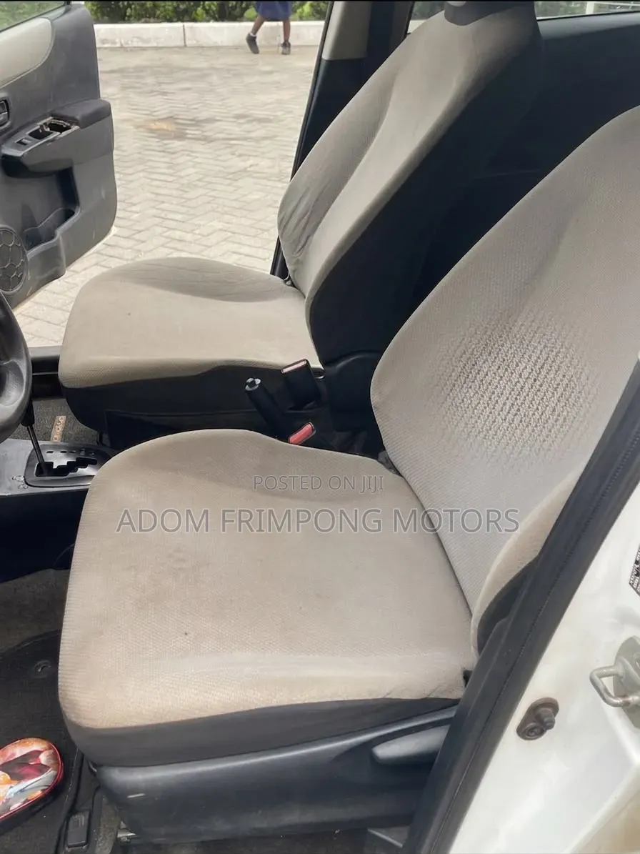 Toyota Vitz 2012 White