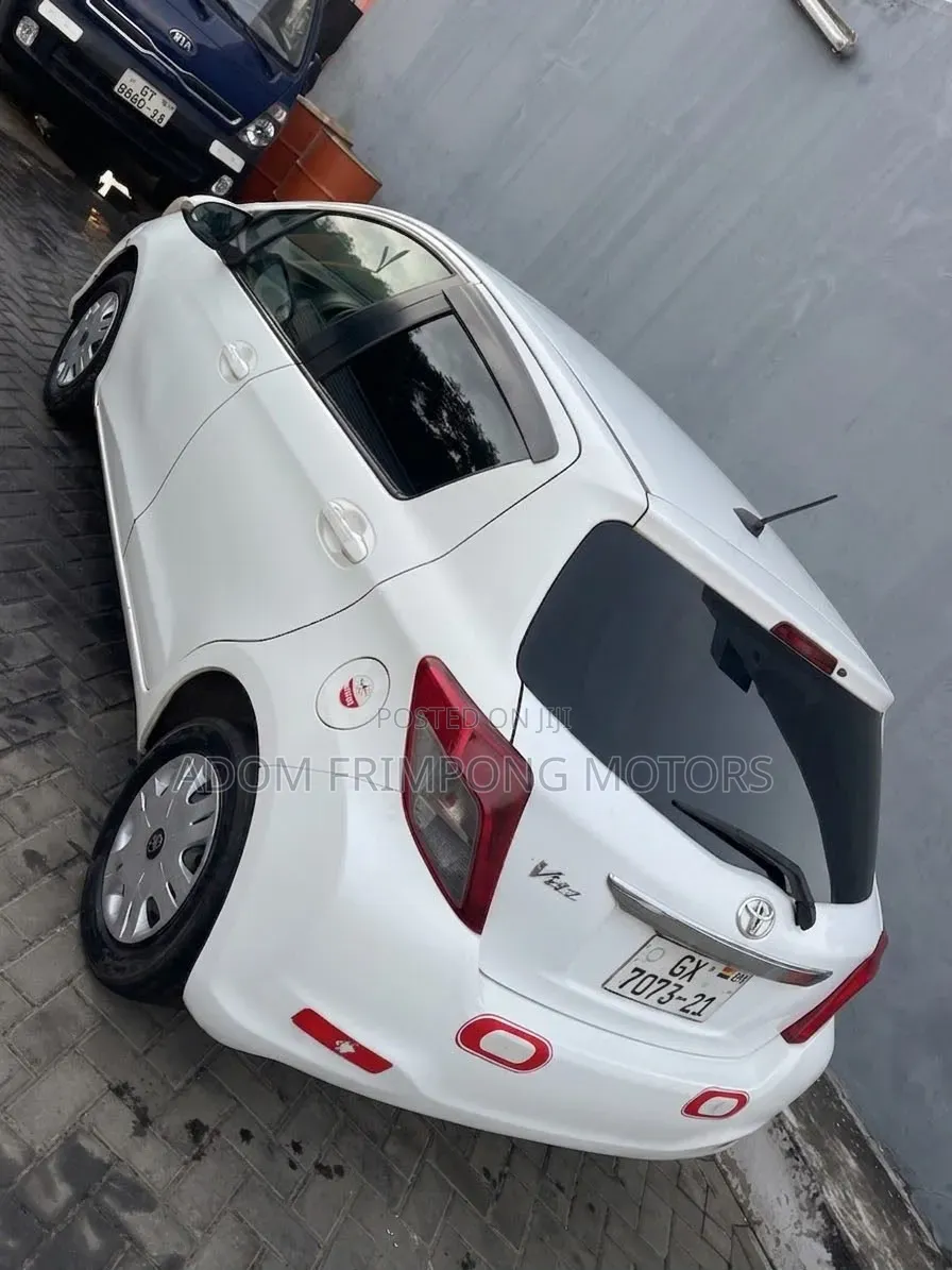 Toyota Vitz 2012 White