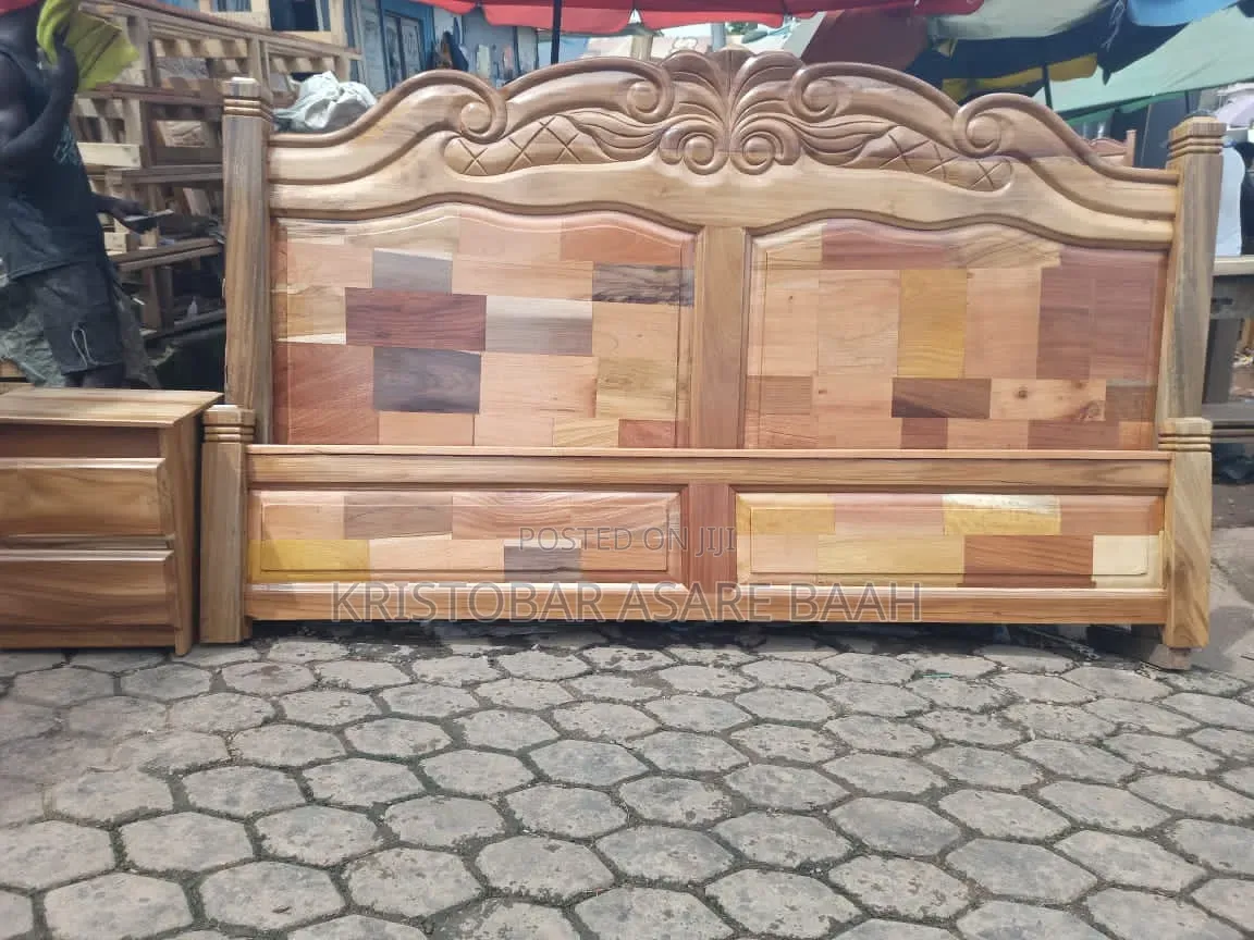 Mixwood Carving King Size Bed
