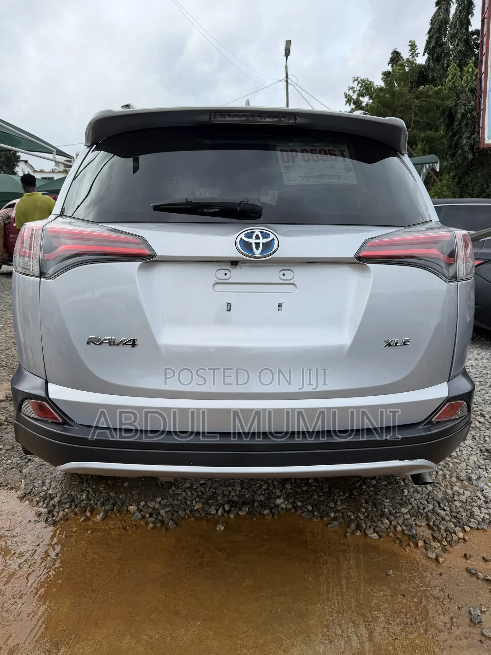 Toyota RAV4 XLE 4dr SUV (2.5L 4cyl 6A) 2018 Silver