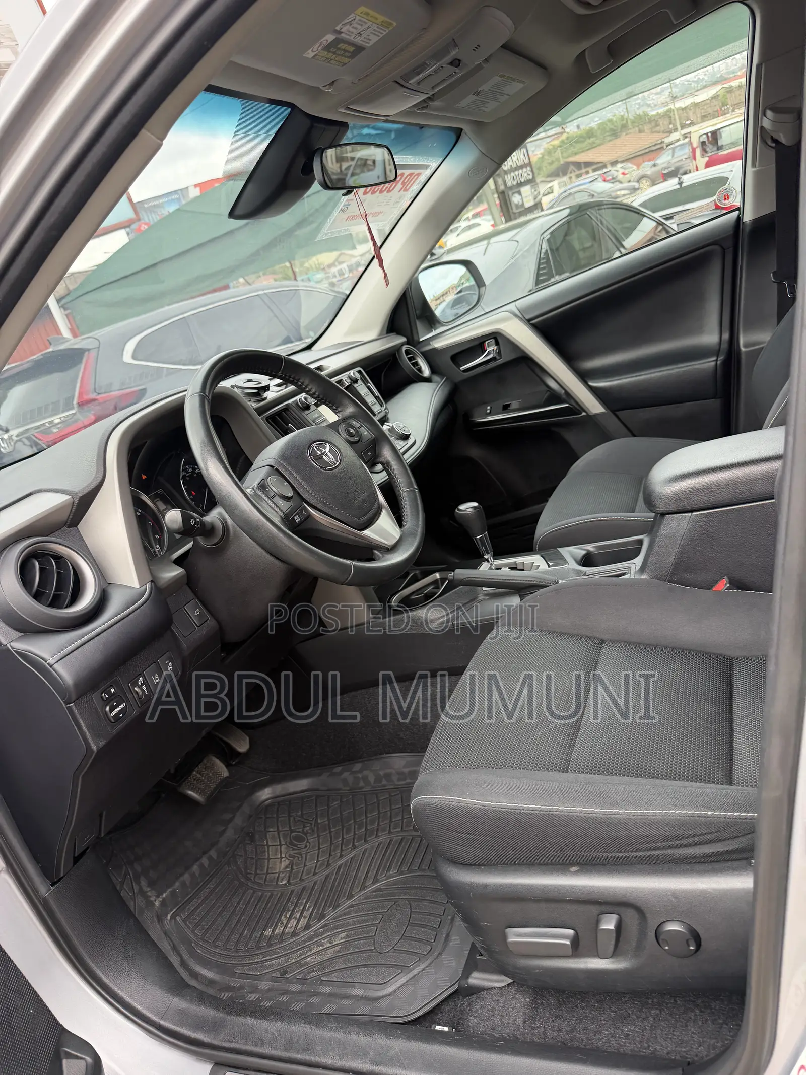 Toyota RAV4 XLE 4dr SUV (2.5L 4cyl 6A) 2018 Silver