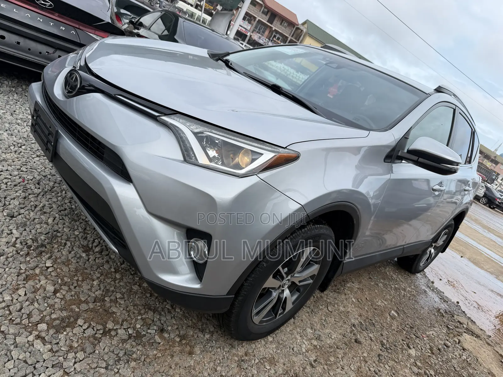 Toyota RAV4 XLE 4dr SUV (2.5L 4cyl 6A) 2018 Silver