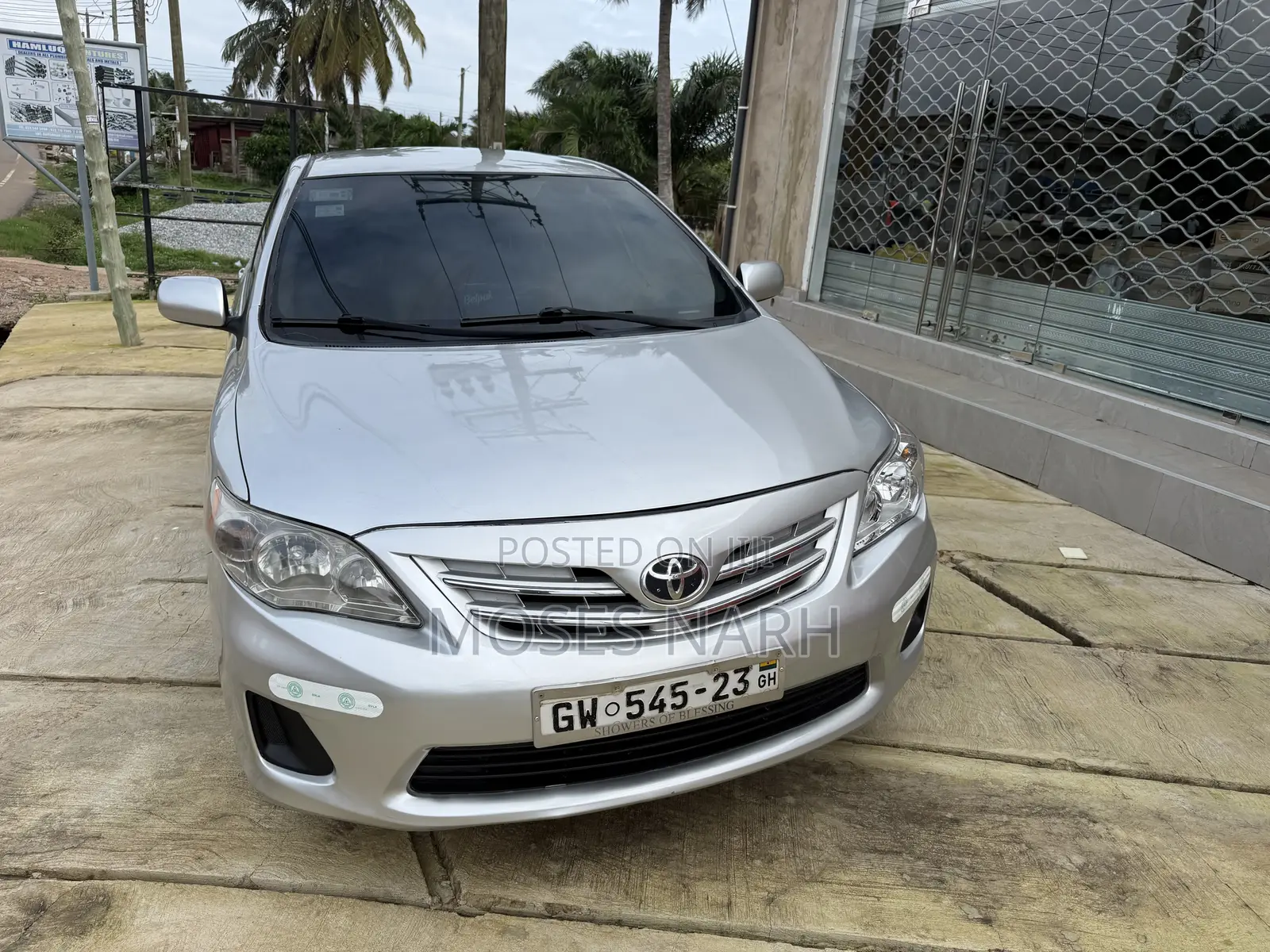 Toyota Corolla LE 4dr Sedan (1.8L 4cyl 4A) 2013 Silver