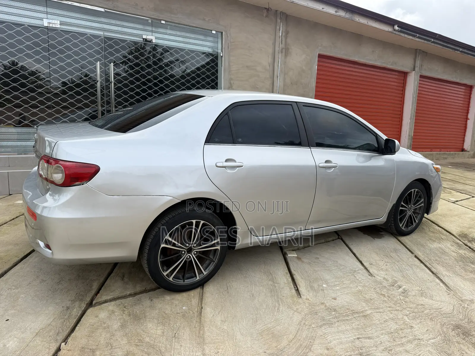 Toyota Corolla LE 4dr Sedan (1.8L 4cyl 4A) 2013 Silver