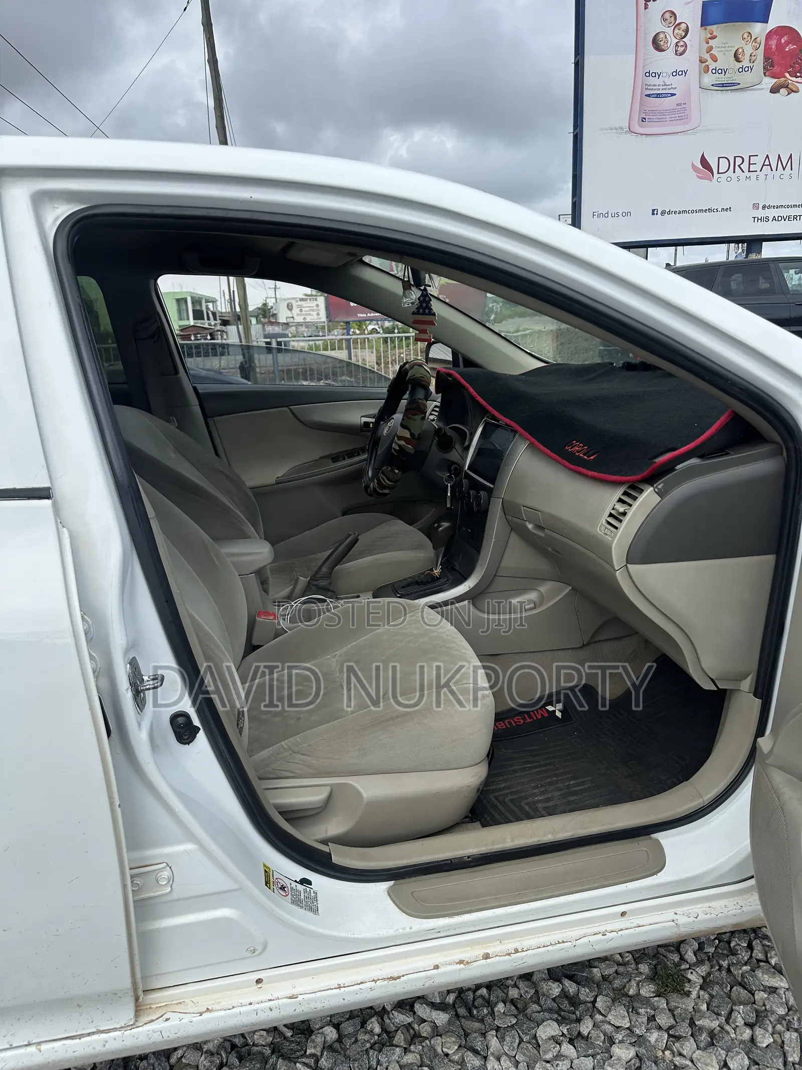 Toyota Corolla 2010 White