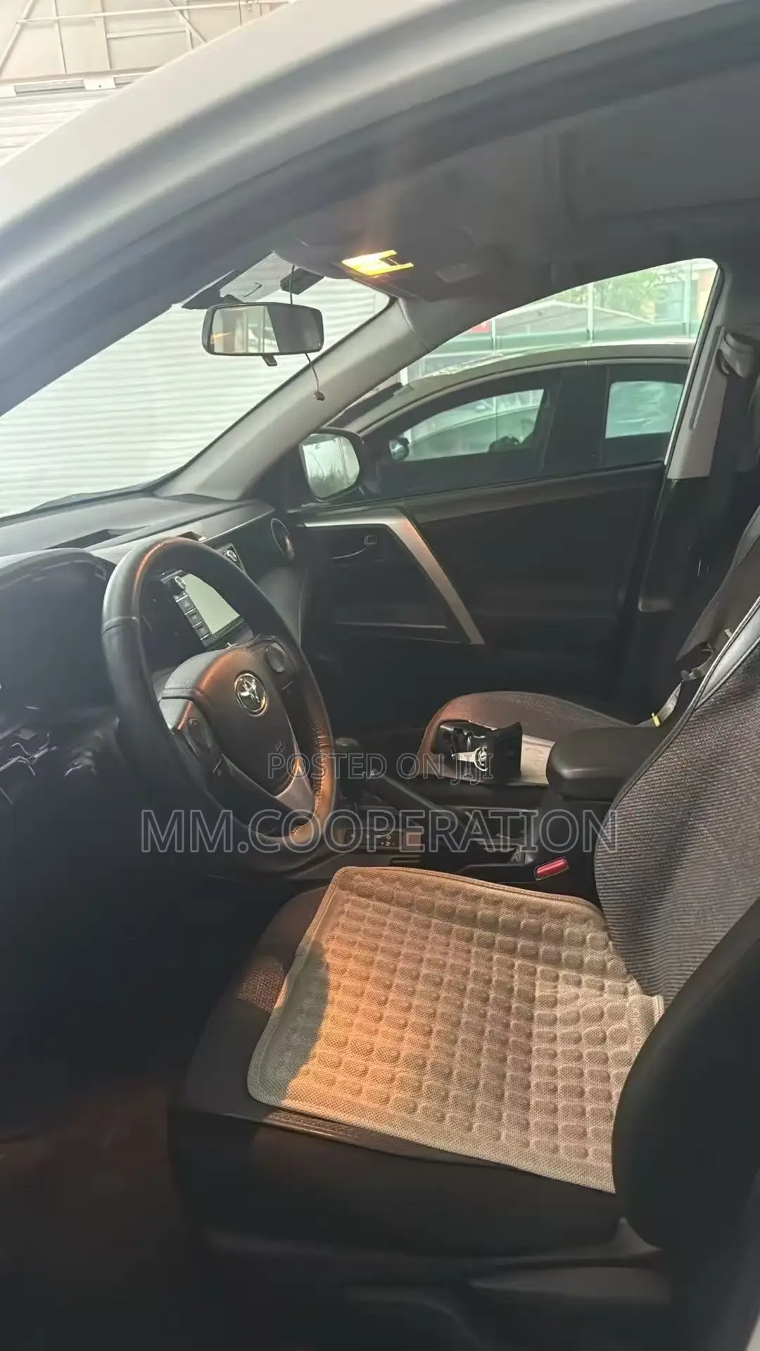 Toyota RAV4 Limited AWD 2019 White