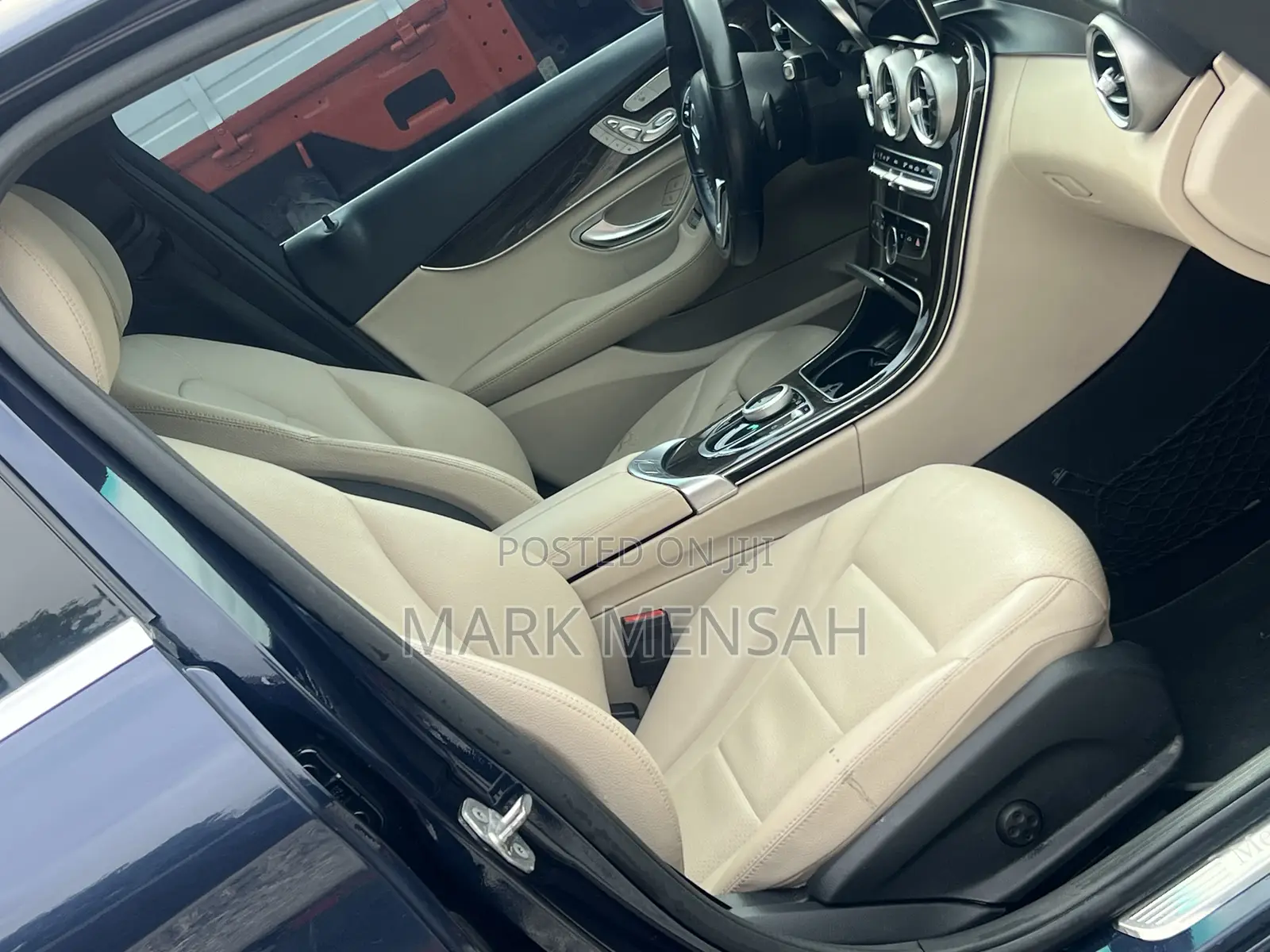 Mercedes-Benz C300 2019 Blue