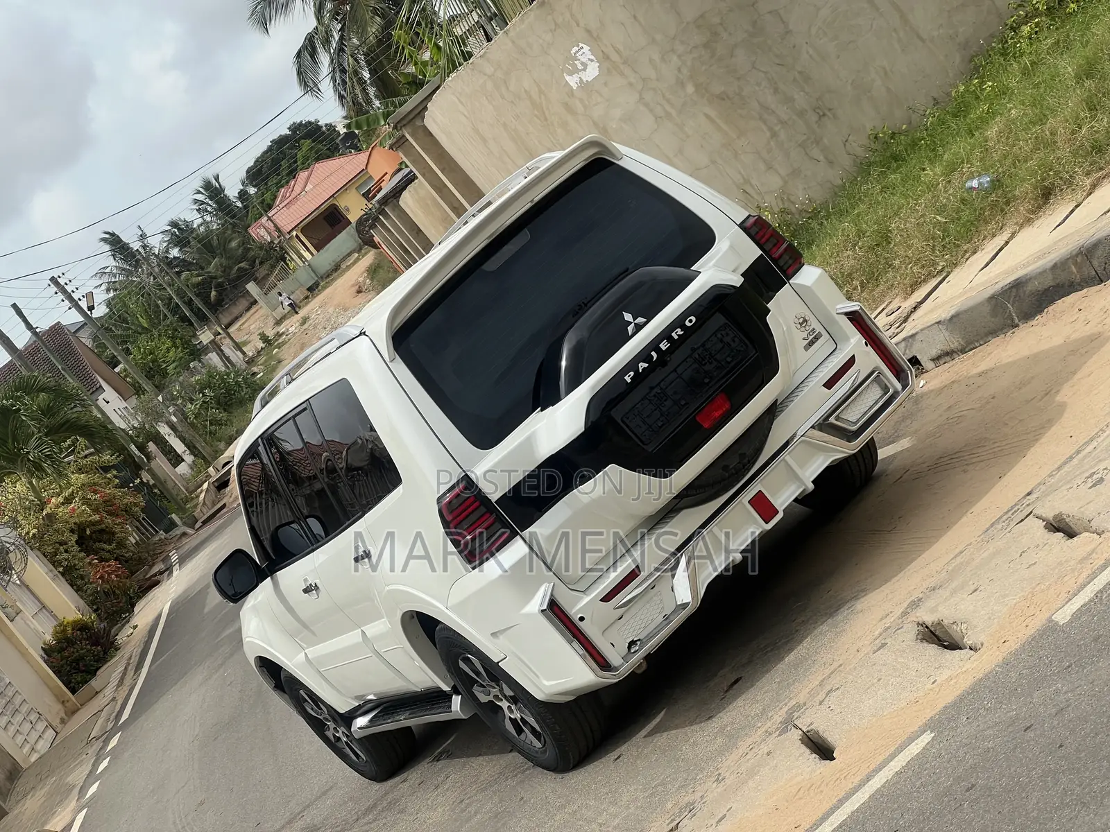 Mitsubishi Pajero 2016 Off white