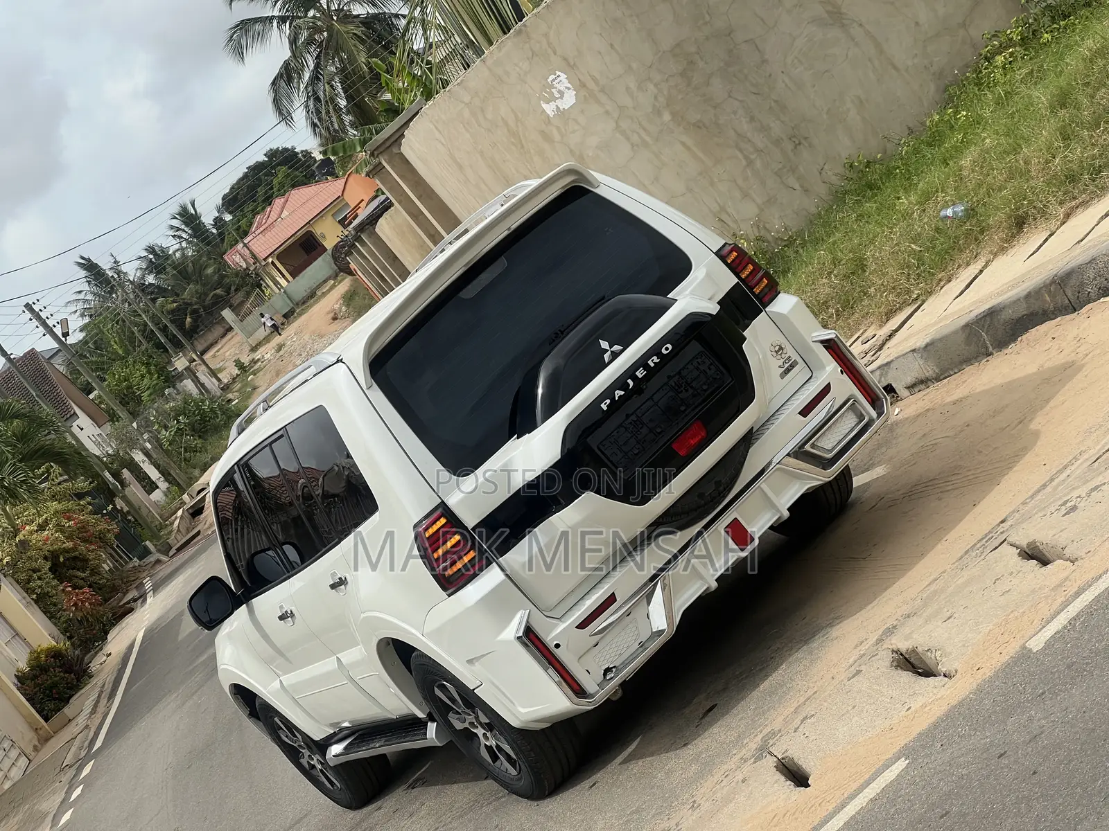 Mitsubishi Pajero 2016 Off white