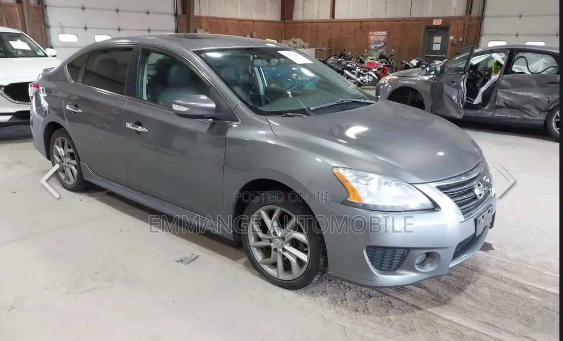Nissan Sentra SR 4dr Sedan (1.8L 4cyl CVT) 2015 Gray