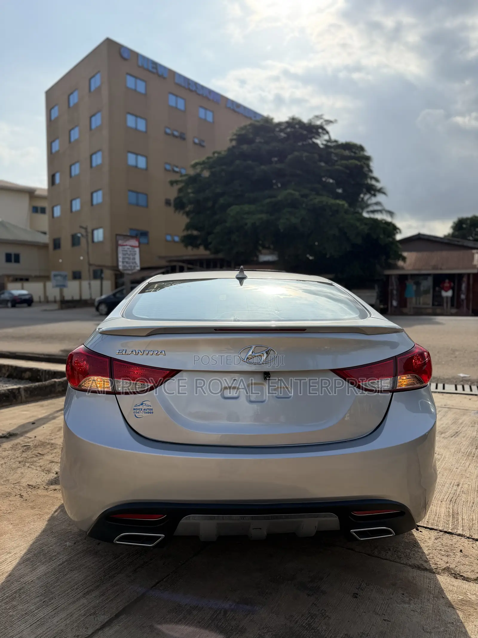 Hyundai Elantra Limited Sedan FWD (1.8L 4cyl 6A) 2013 Silver