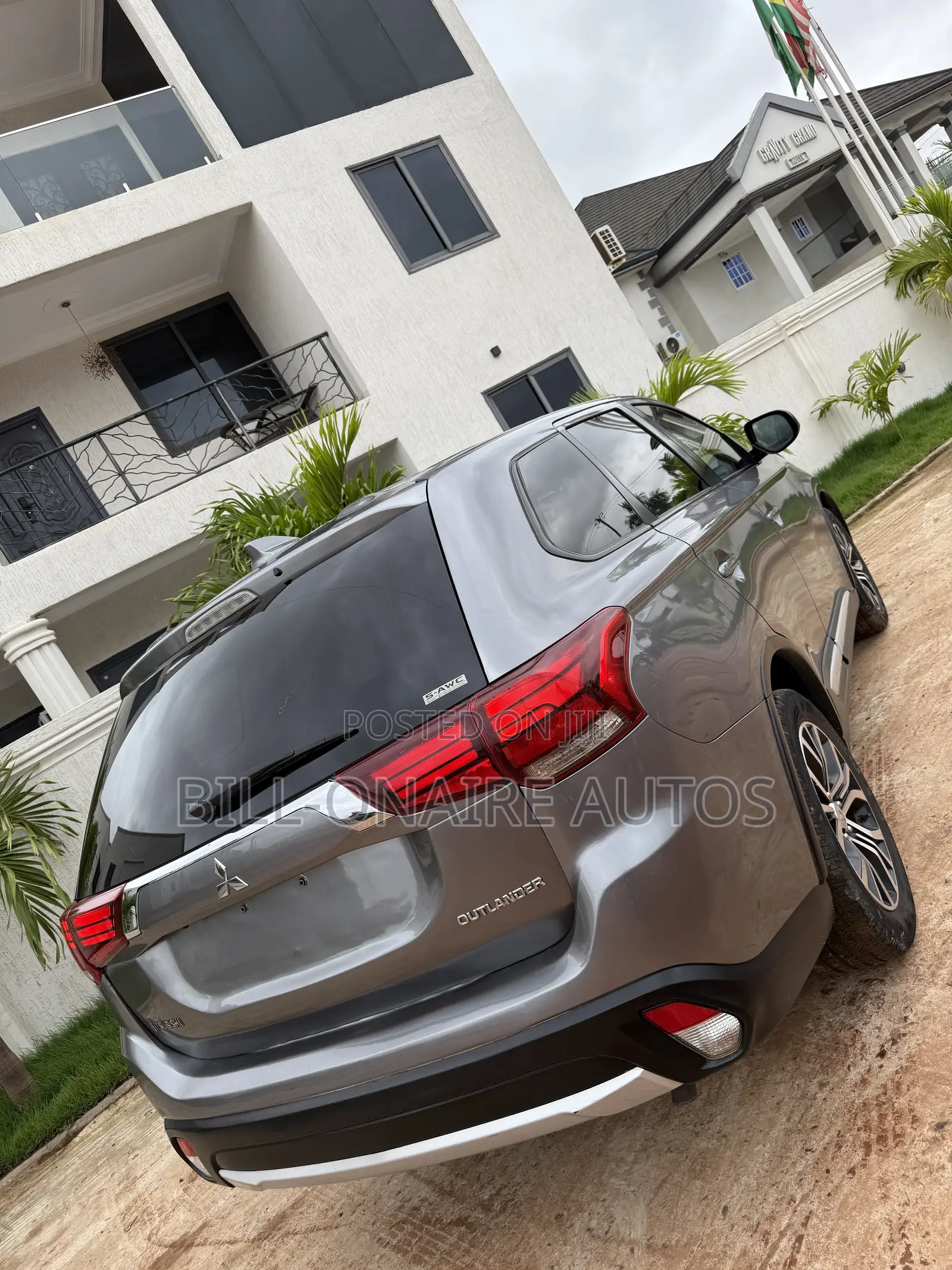 Mitsubishi Outlander SE FWD 2018 Silver