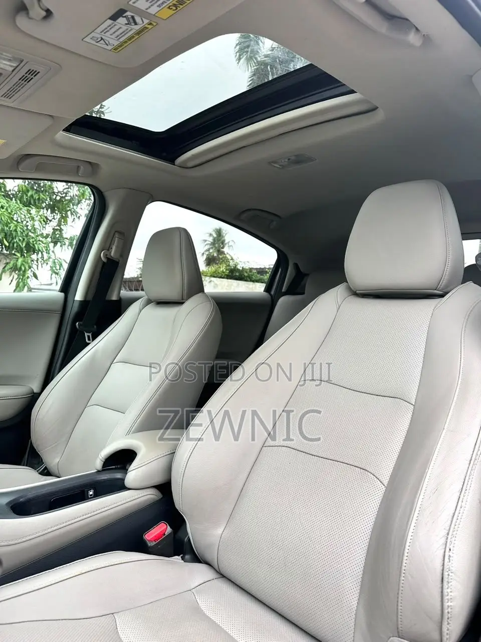 Honda HR-V Touring AWD 2019 Gray