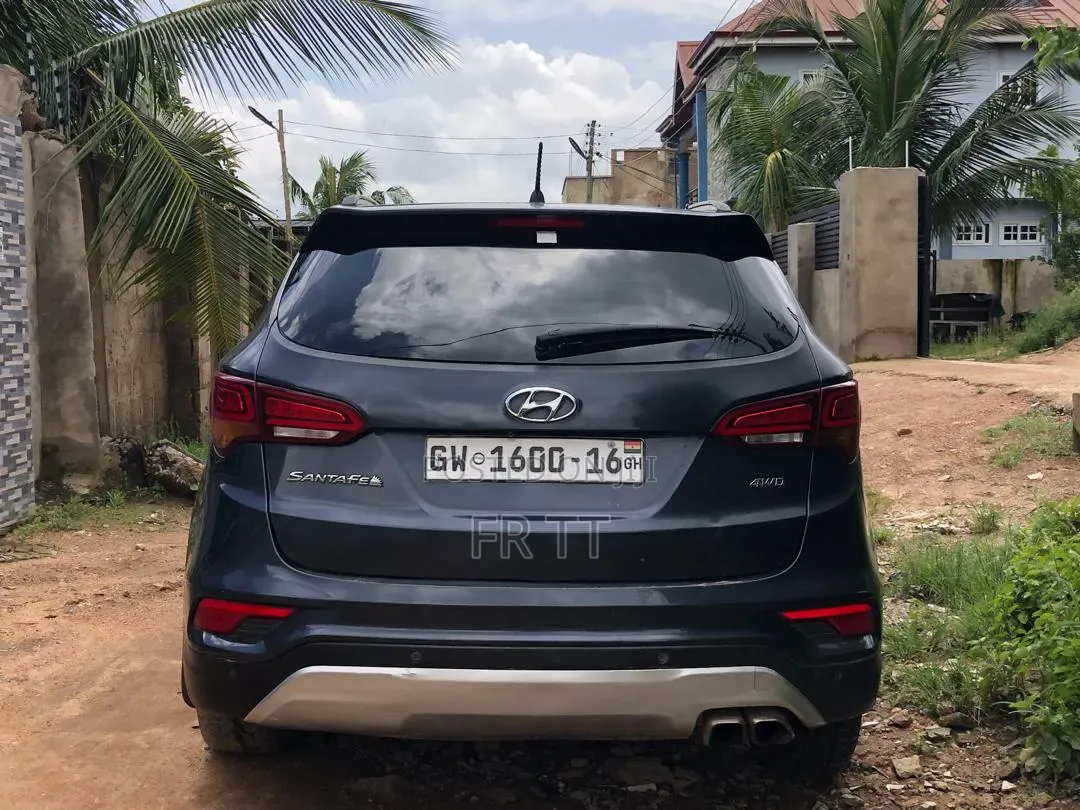 Hyundai Santa Fe 2016 Black