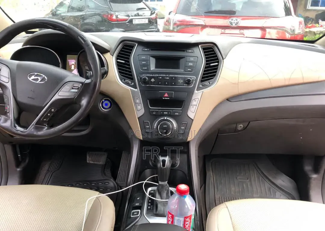 Hyundai Santa Fe 2016 Black