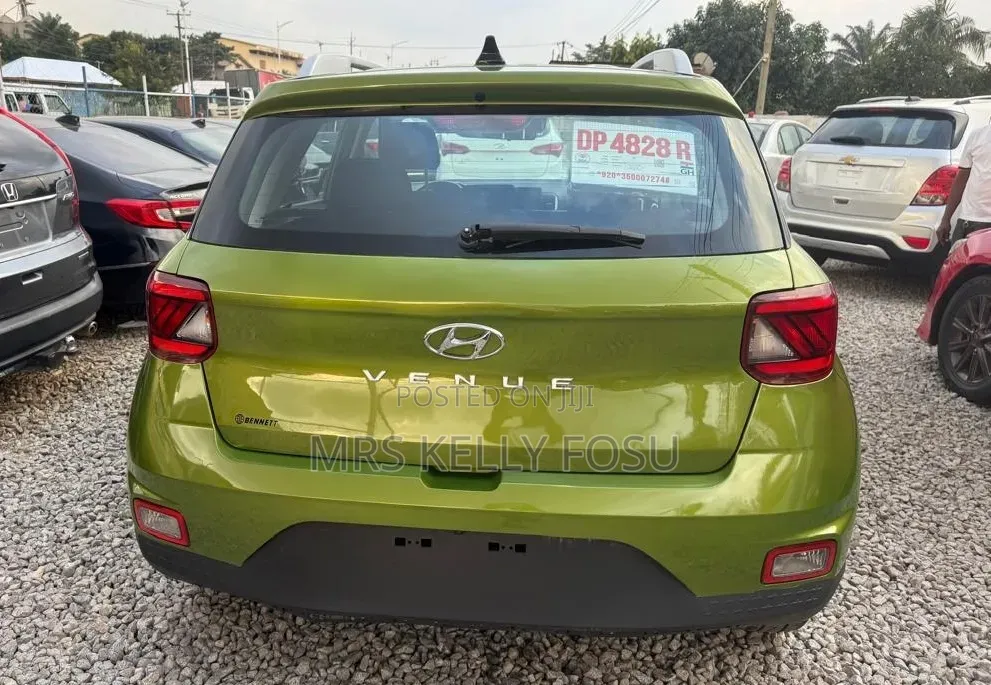 Hyundai Venue 2021 Green
