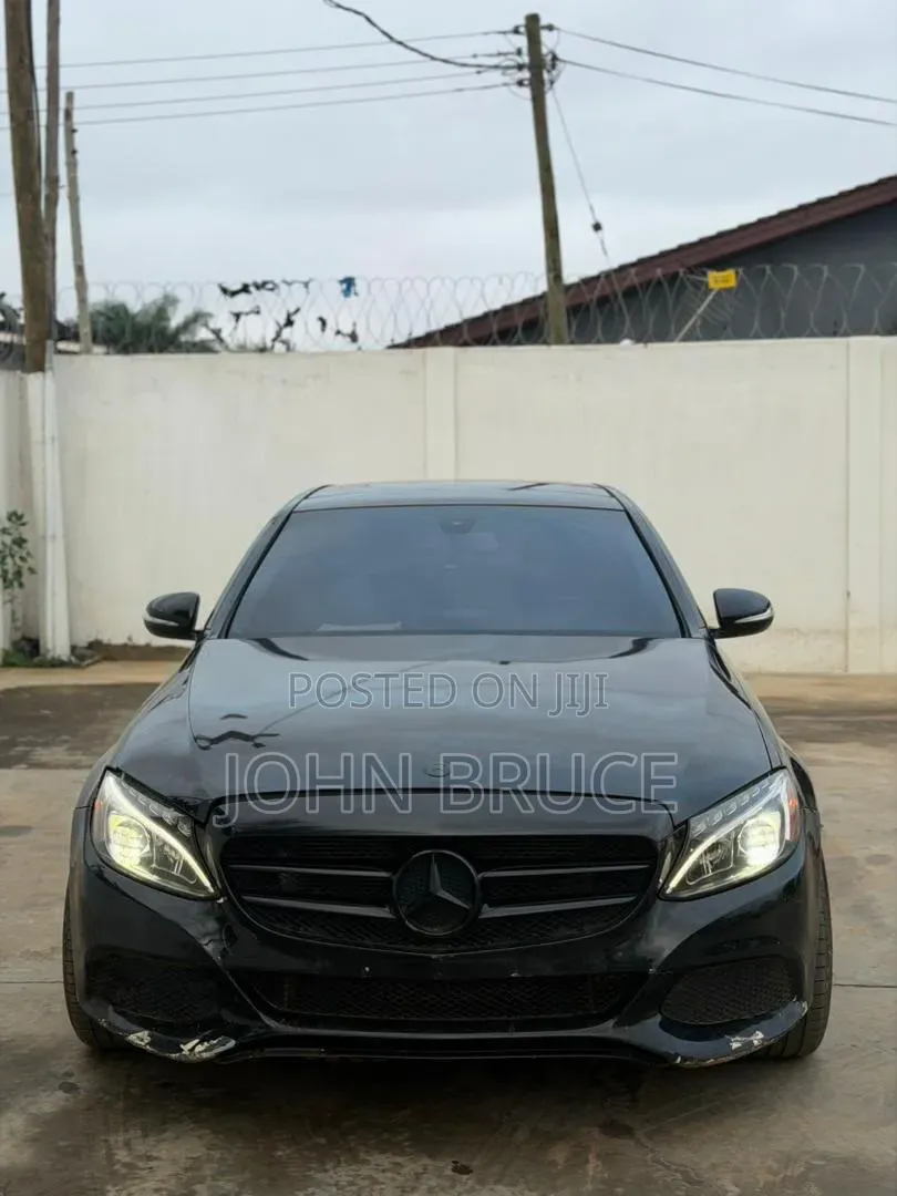 Mercedes-Benz C300 2016 Black