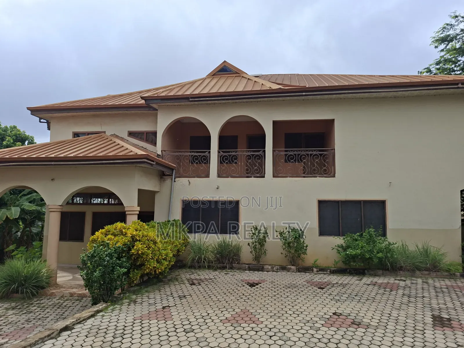 Furnished 5bdrm Mansion in Mkpa Realty, Ejisu-Juaben Municipal for sale