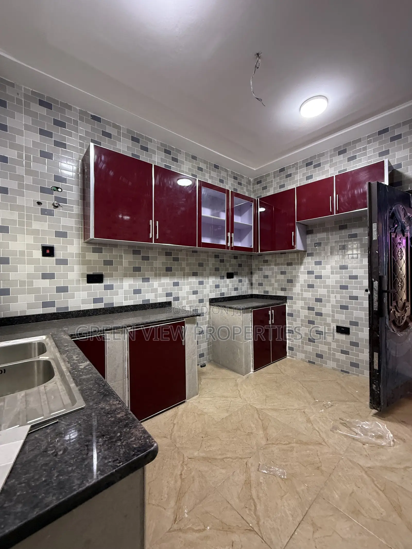 3bdrm Apartment in West Hills Mall Area for rent