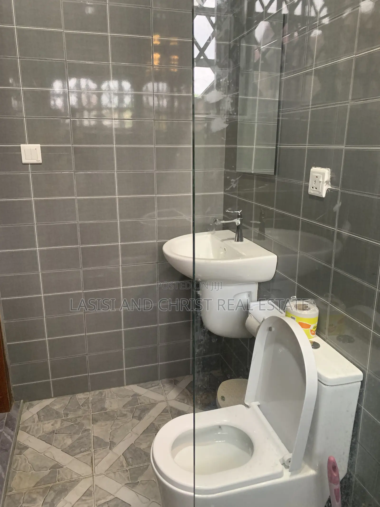 Furnished 3bdrm House in Lasisi And Christ, Amasaman for rent