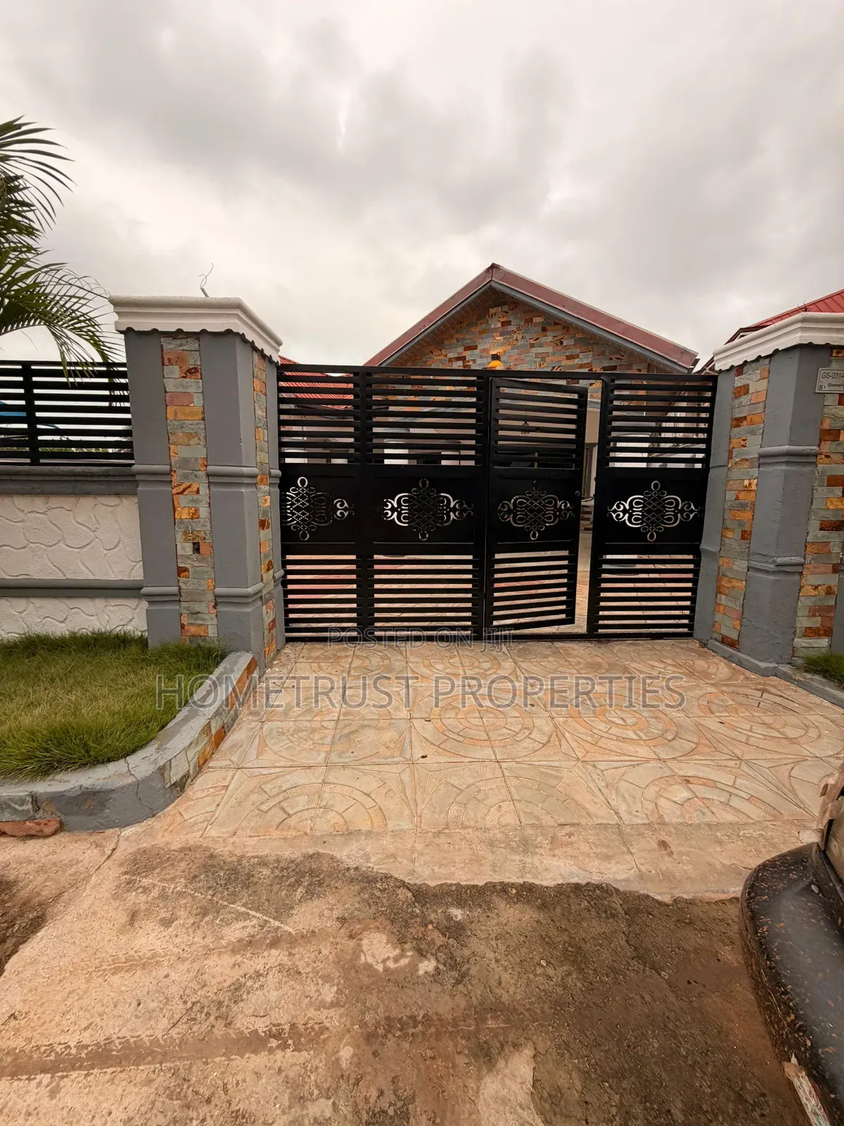 5bdrm House in West Hills for rent