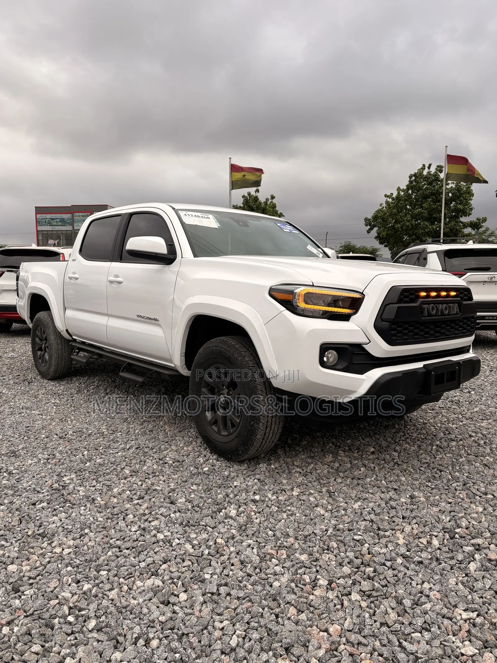 New Toyota Tacoma SR Double Cab 5' Bed V6 AT 2023 White