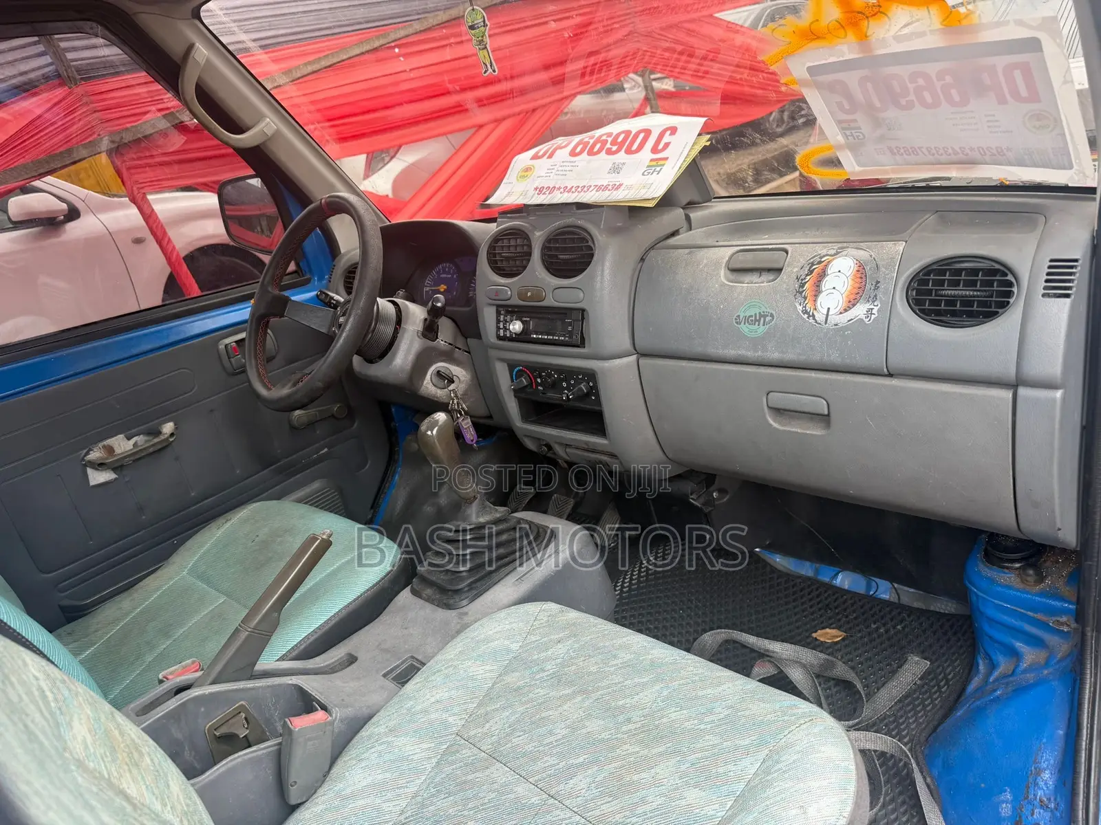 Mitsubishi Mini Truck – Strong Reliable Cargo Pickup