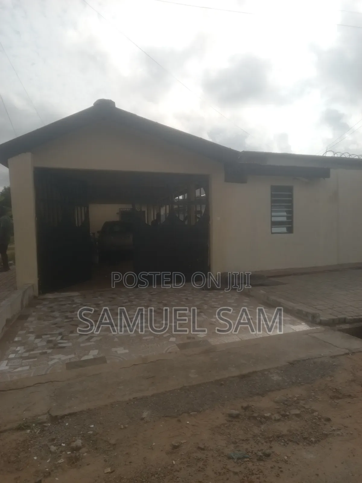 5bdrm House in Tema Community 9 for sale