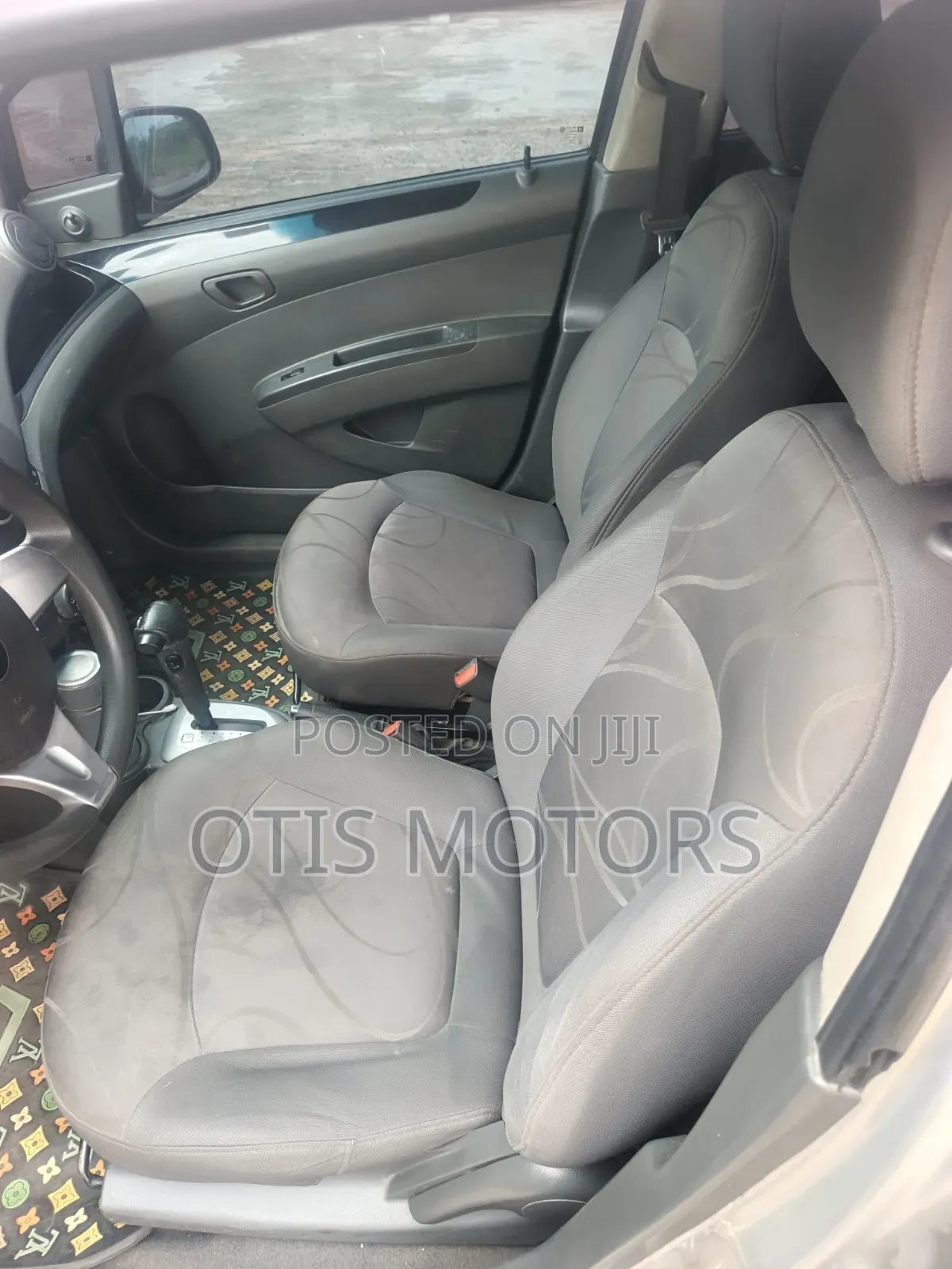 Chevrolet Spark 2012 Silver
