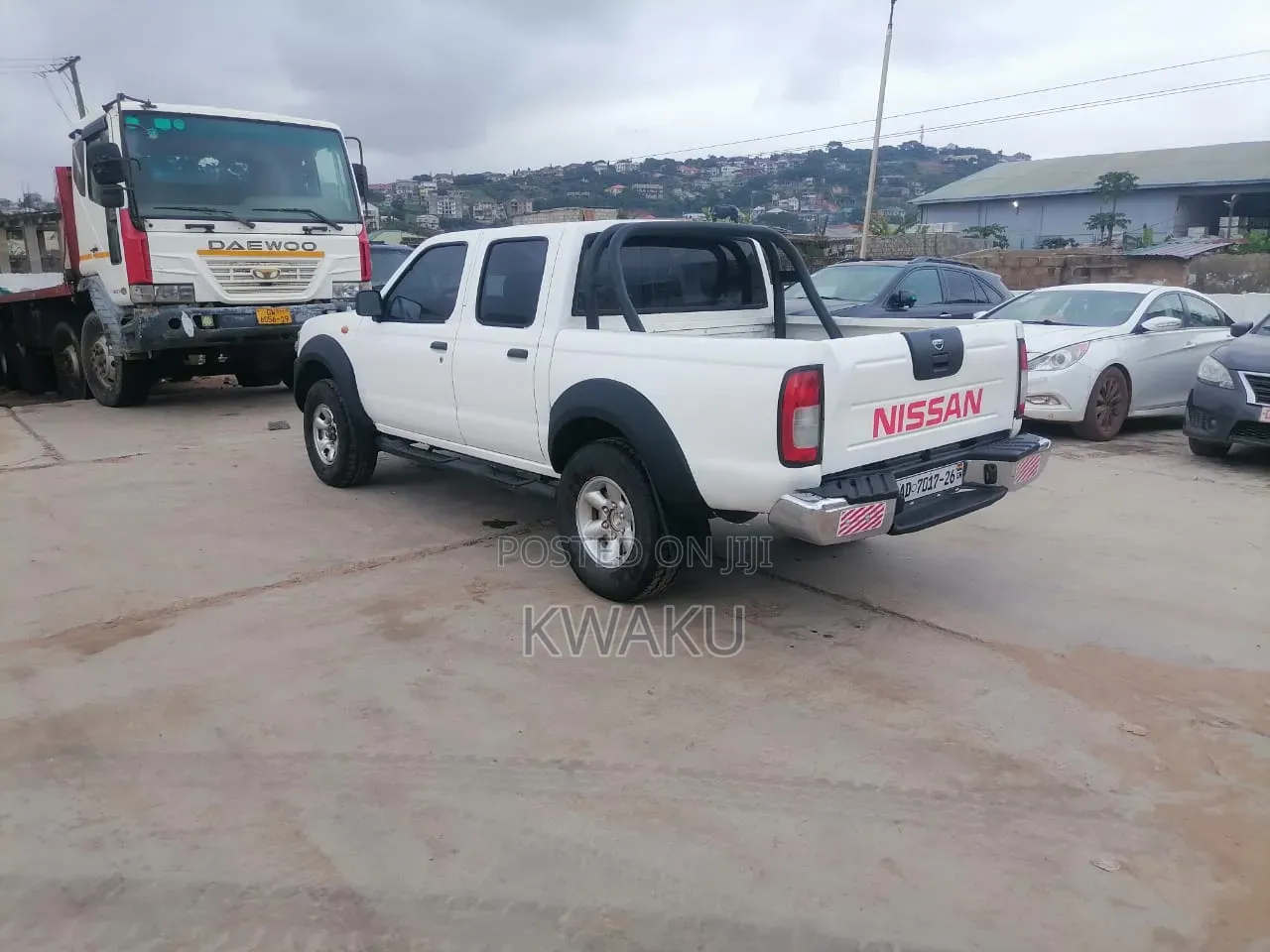 Nissan Hardbody 2010 White