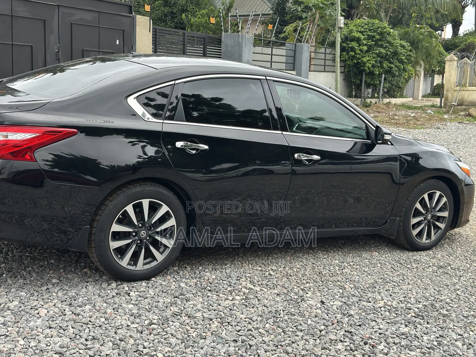 Nissan Altima 2.5 SL 2016 Black