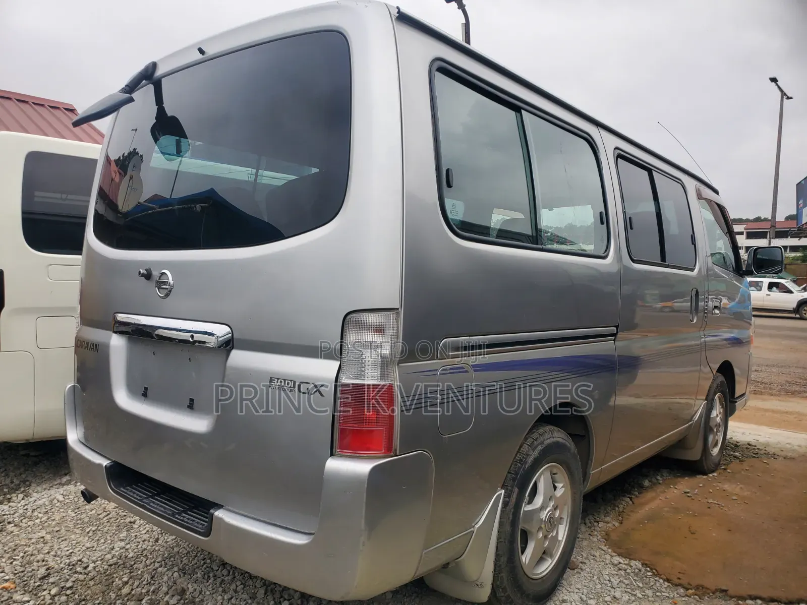 Nissan Caravan (Urvan) 2006 Silver