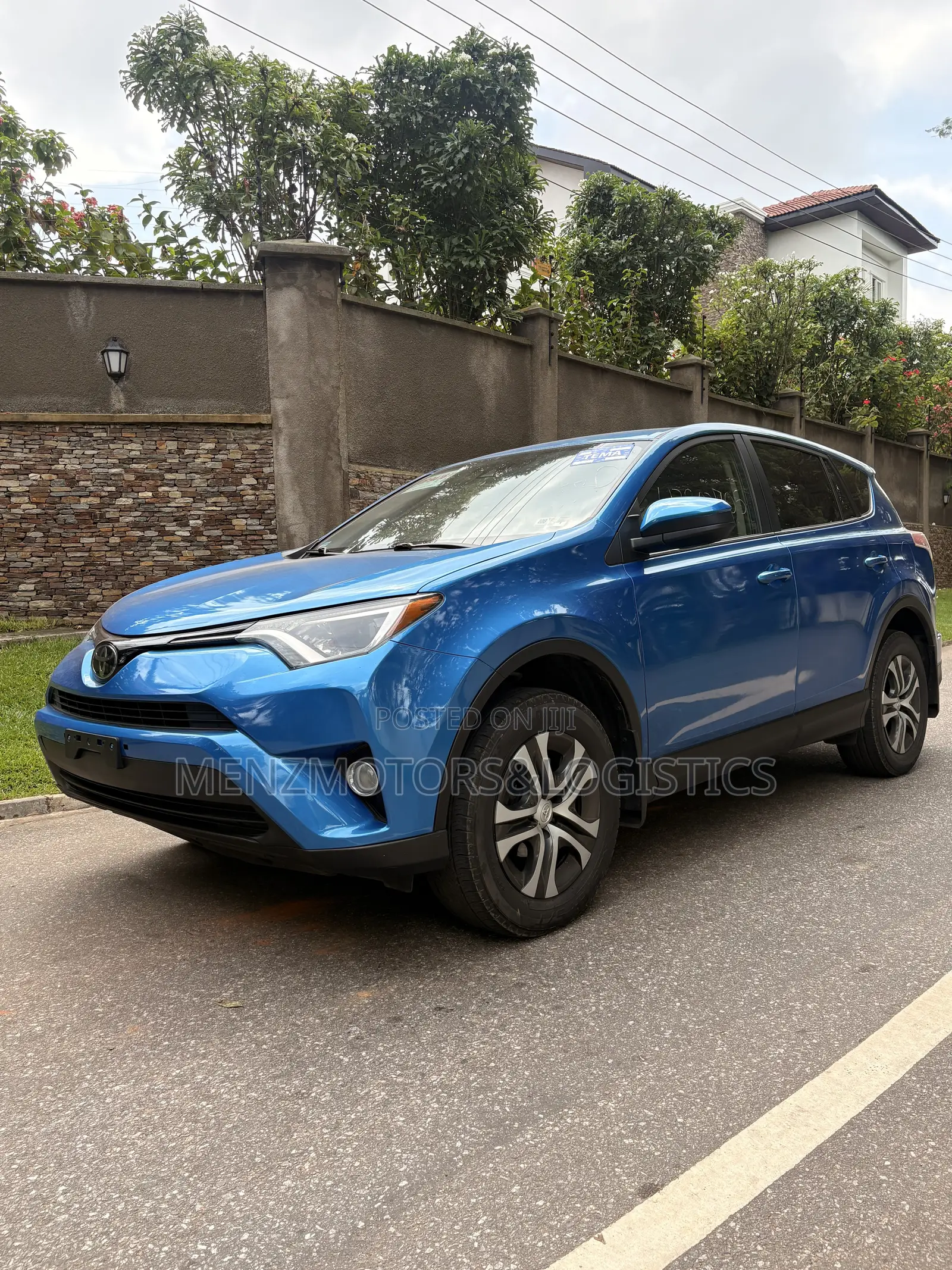 Toyota RAV4 LE 4dr SUV AWD (2.5L 4cyl 6A) 2018 Blue