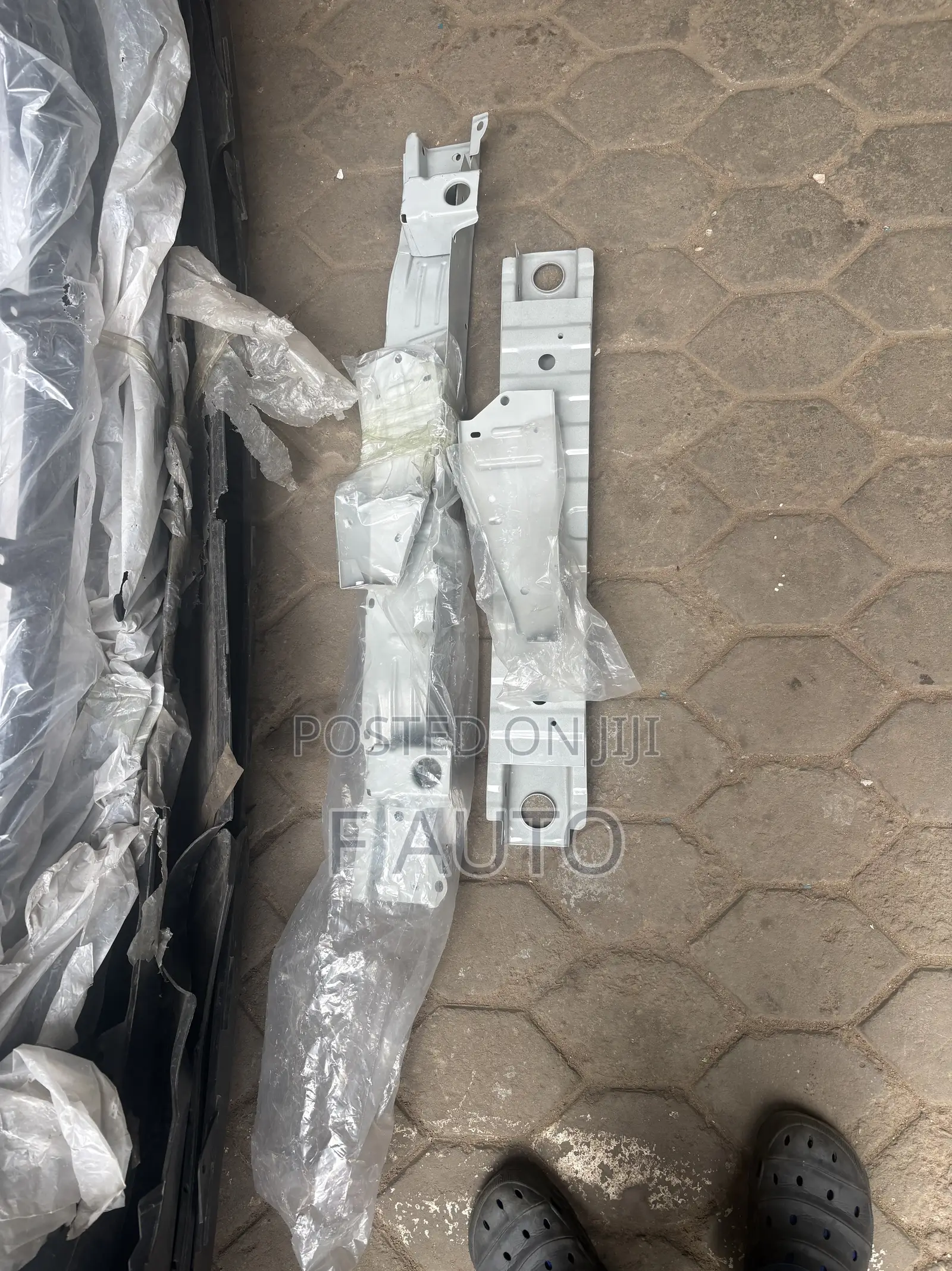Mitsubishi Outlander 2016,2017,2018,2019,2020 Radiator Support