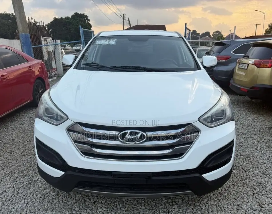 Hyundai Santa Fe GLS 4dr SUV AWD (3.3L 6cyl 6A) 2014 White