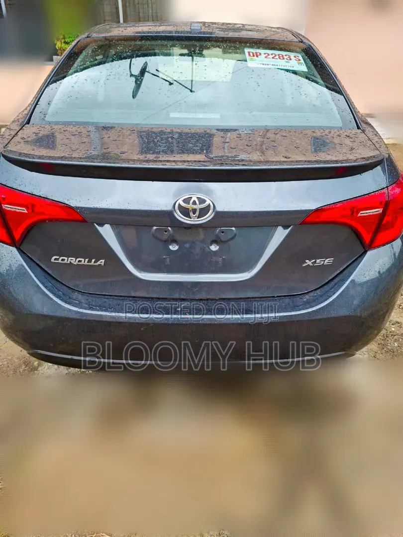 Toyota Corolla XSE (1.8L 4cyl 2A) 2018 Gray
