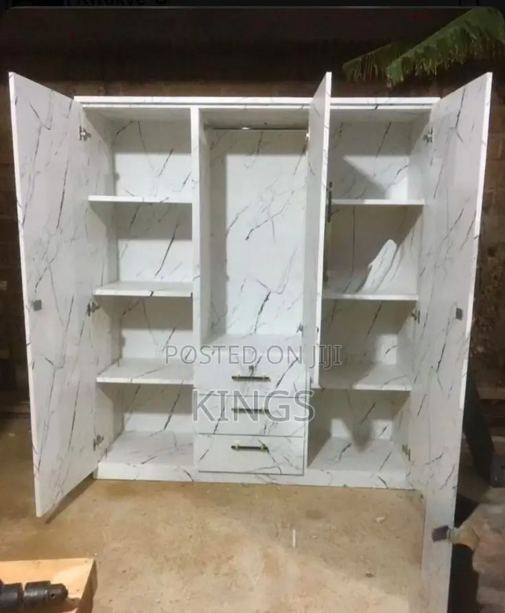 Brand New Large 3-in-1 Wardrobe (Payment on Delivery)