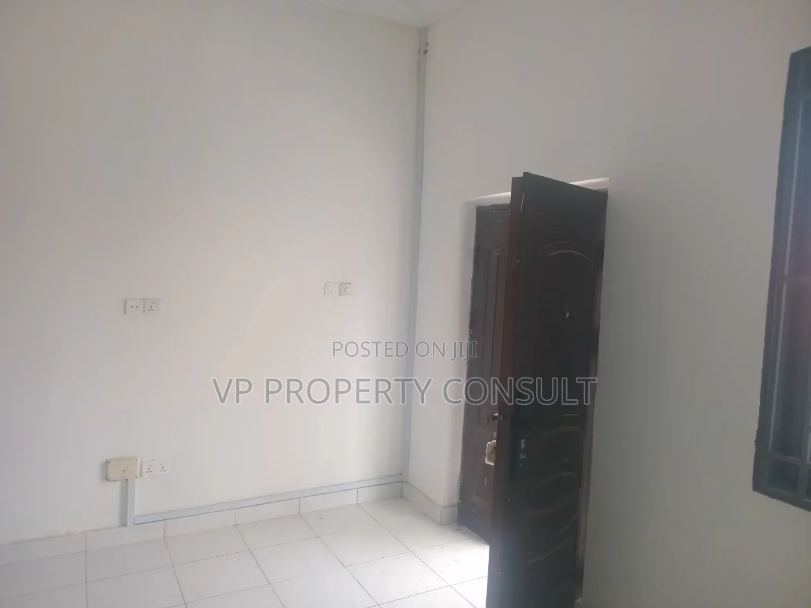 1bdrm Apartment in Afoko Foto for rent