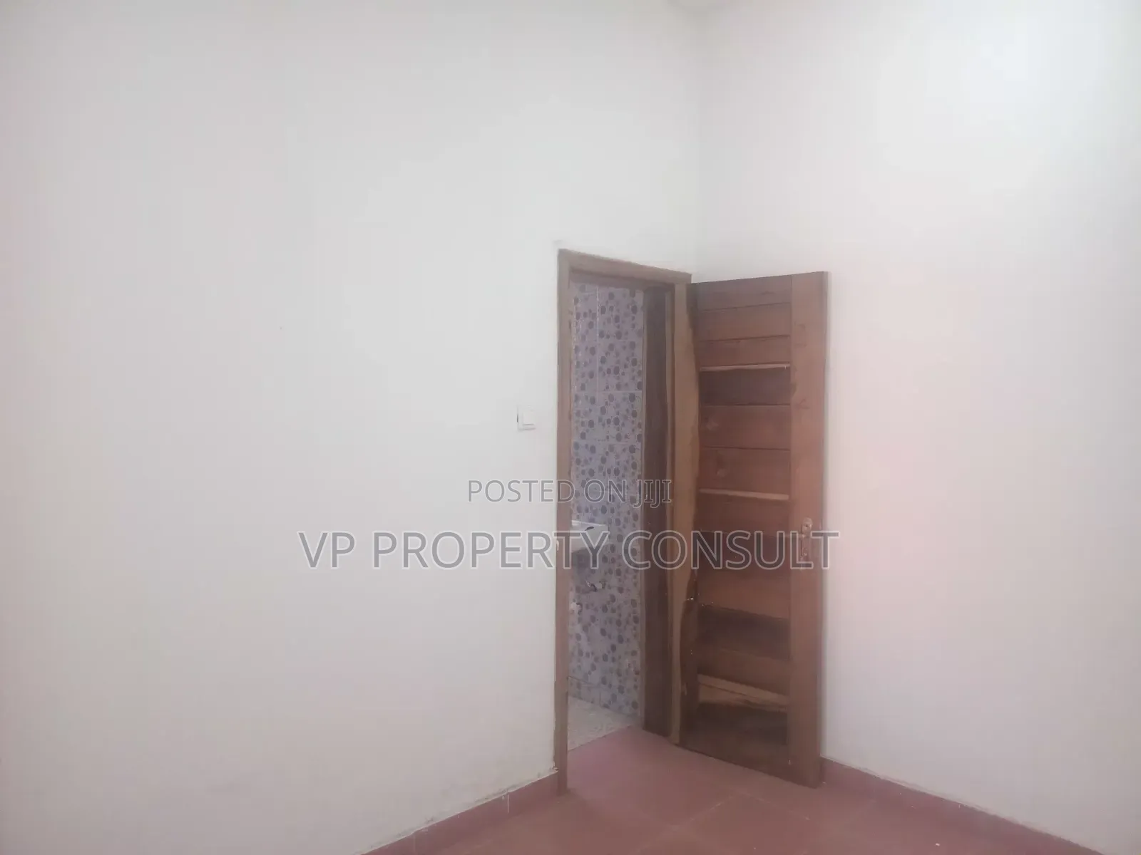 1bdrm Apartment in Afoko Foto for rent