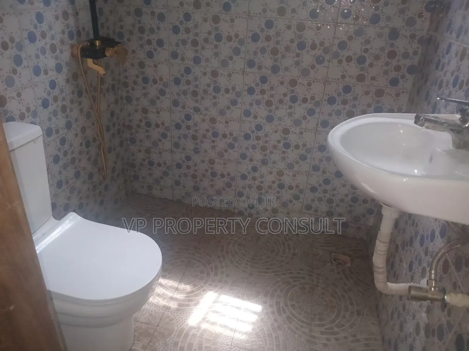 1bdrm Apartment in Afoko Foto for rent