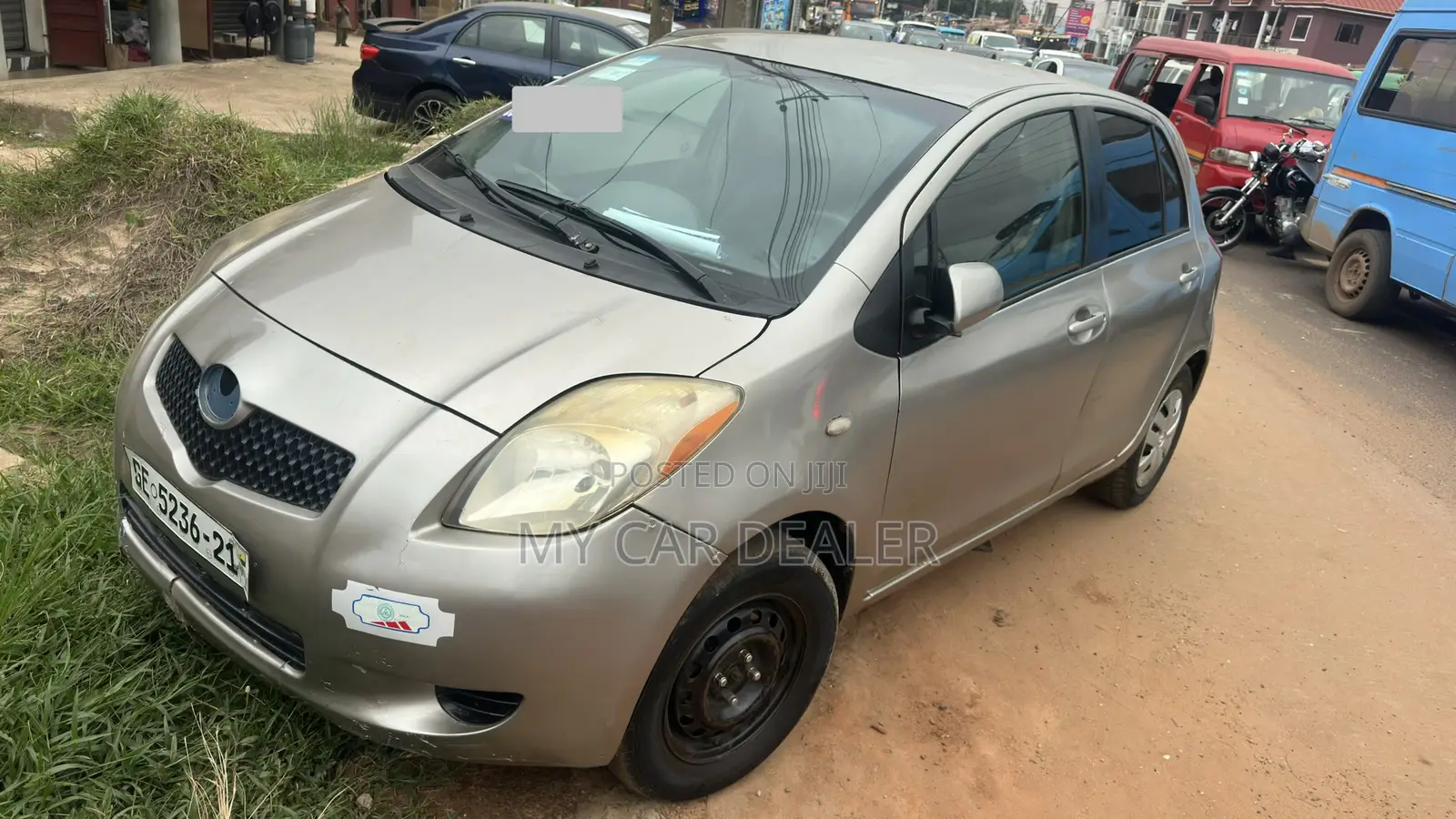 Toyota Yaris Base Hatchback 5dr 2010