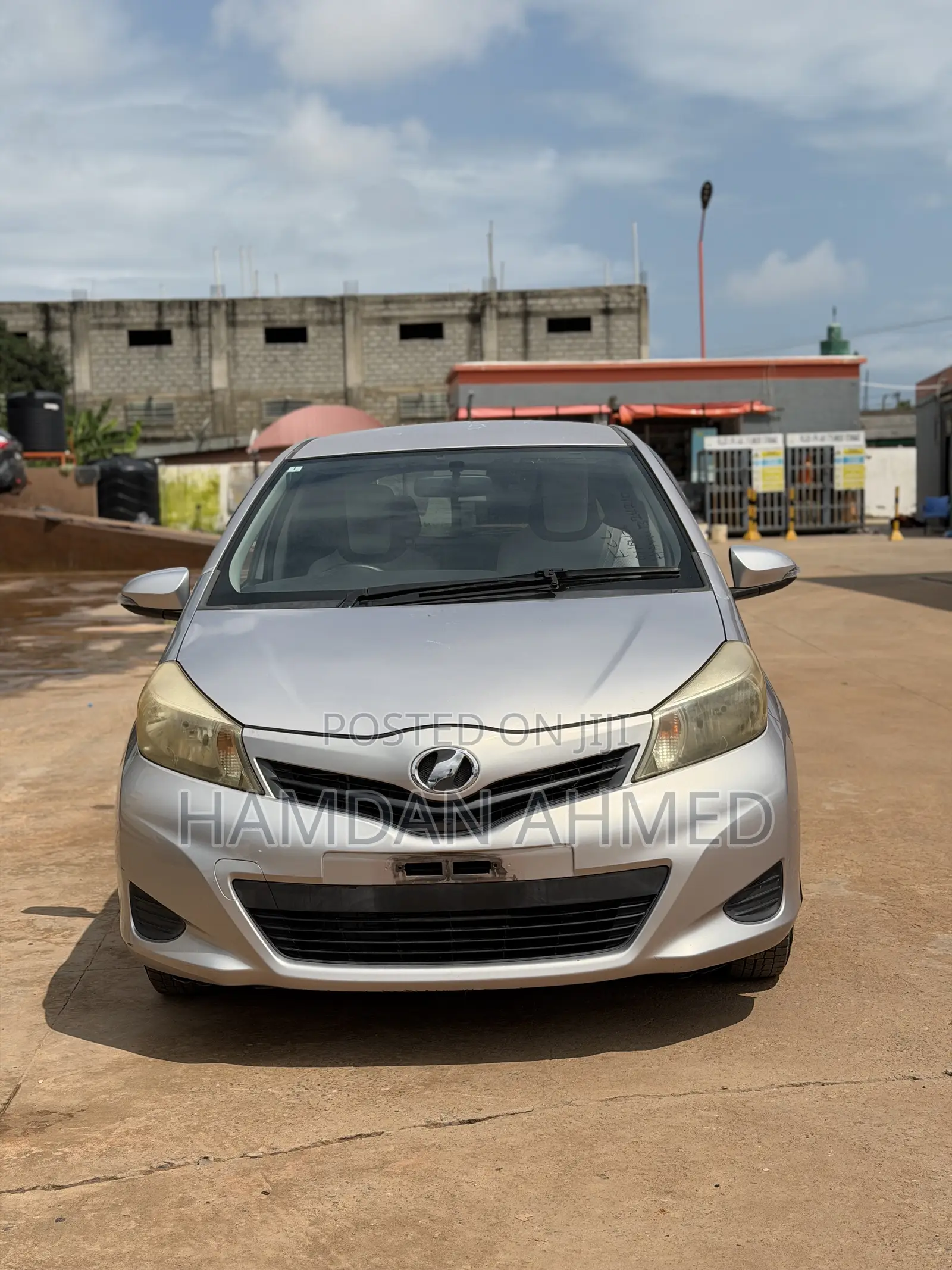 Toyota Vitz 1.3 FWD 5dr 2012 Pink