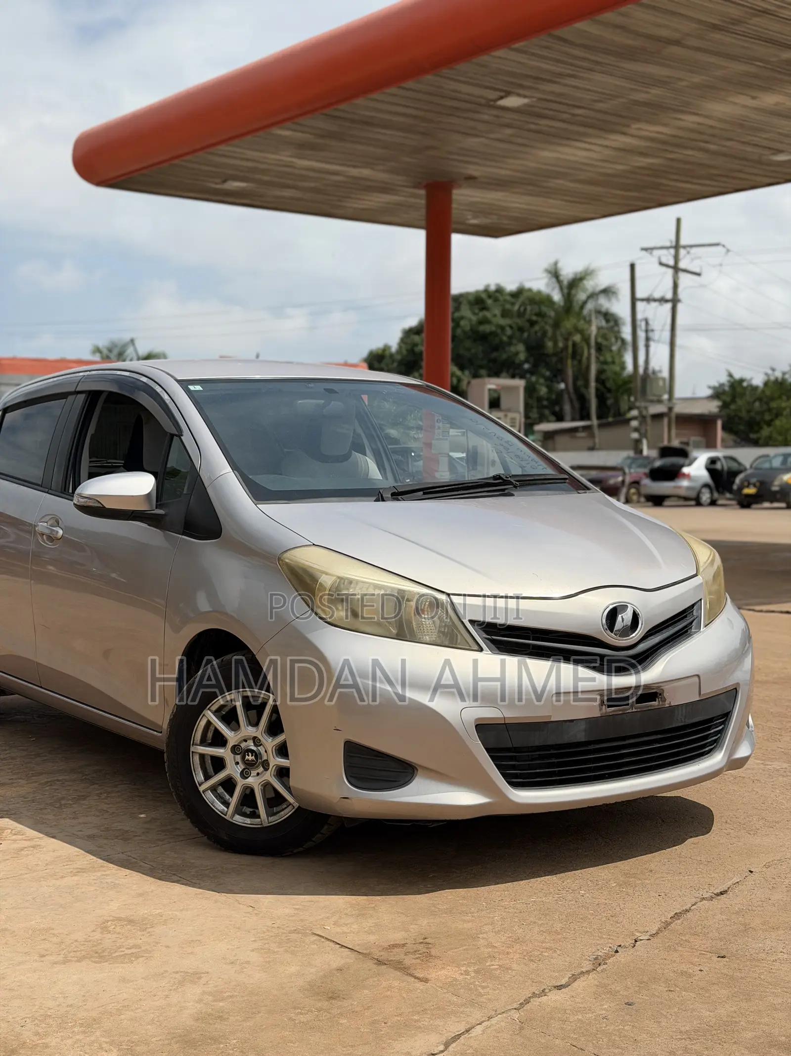 Toyota Vitz 1.3 FWD 5dr 2012 Pink