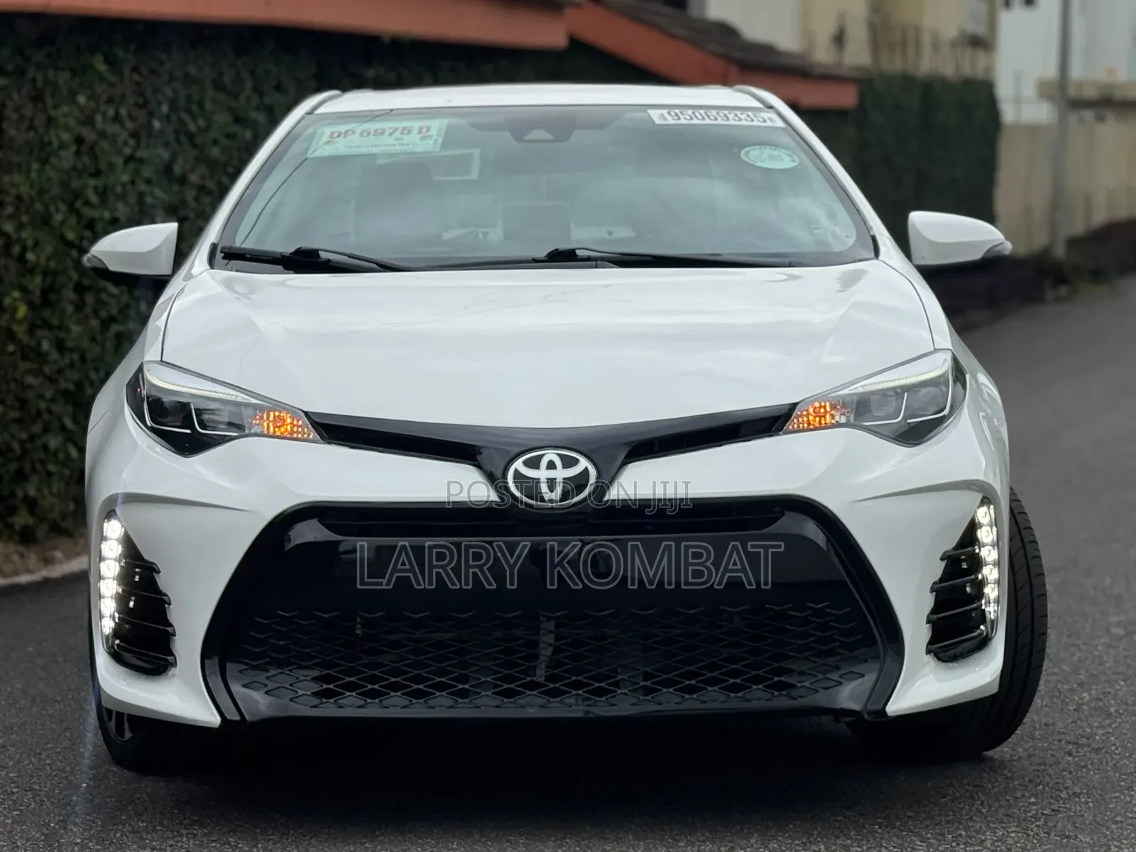 Toyota Corolla XSE 4dr Sedan (1.8L 4cyl CVT) 2017 White