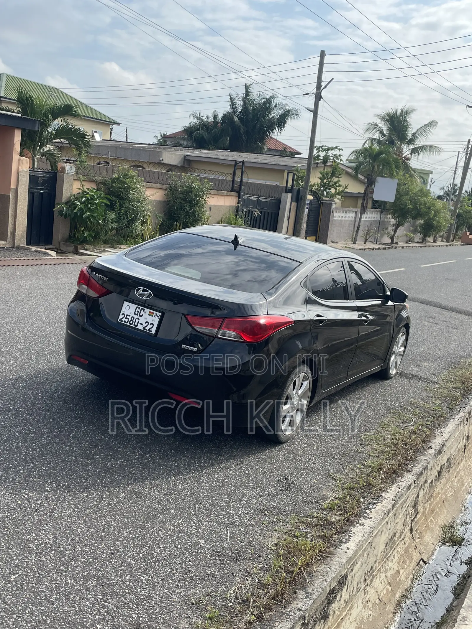 Hyundai Elantra Limited Sedan FWD (1.8L 4cyl 6A) 2013 Black
