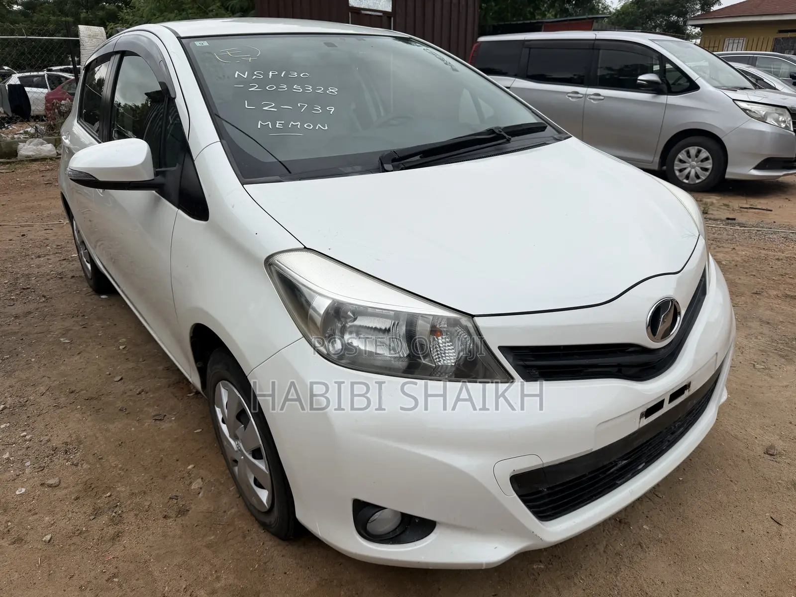 Toyota Vitz 1.3 FWD 5dr 2011 Off white