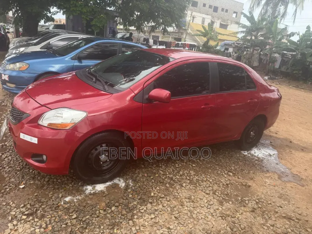 Toyota Yaris 2009 Red