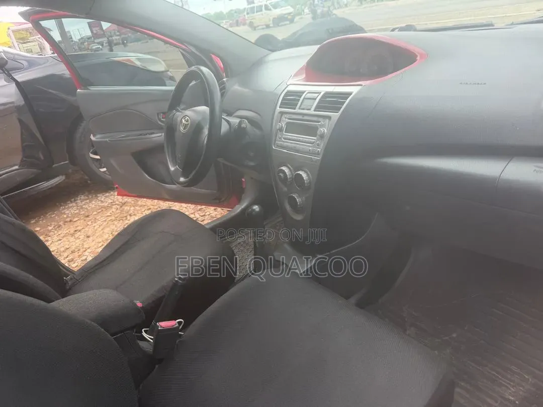 Toyota Yaris 2009 Red