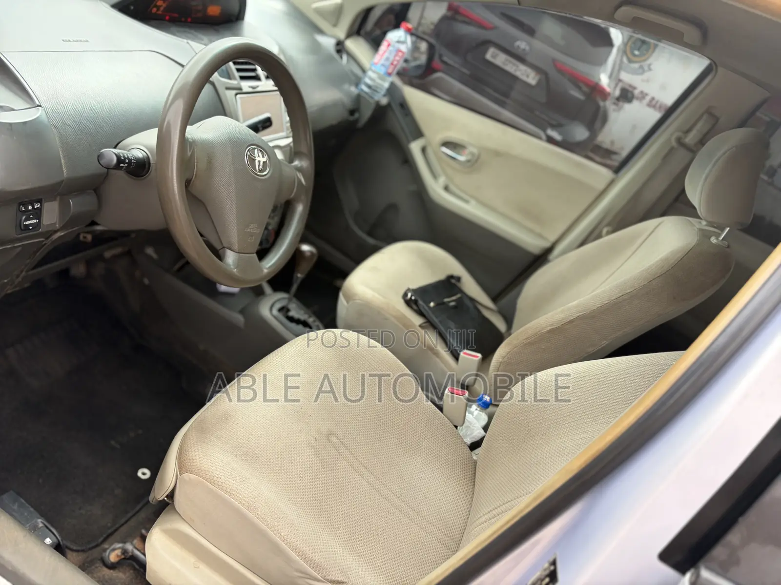 Toyota Vitz 1.3 AWD 5dr 2010 Silver
